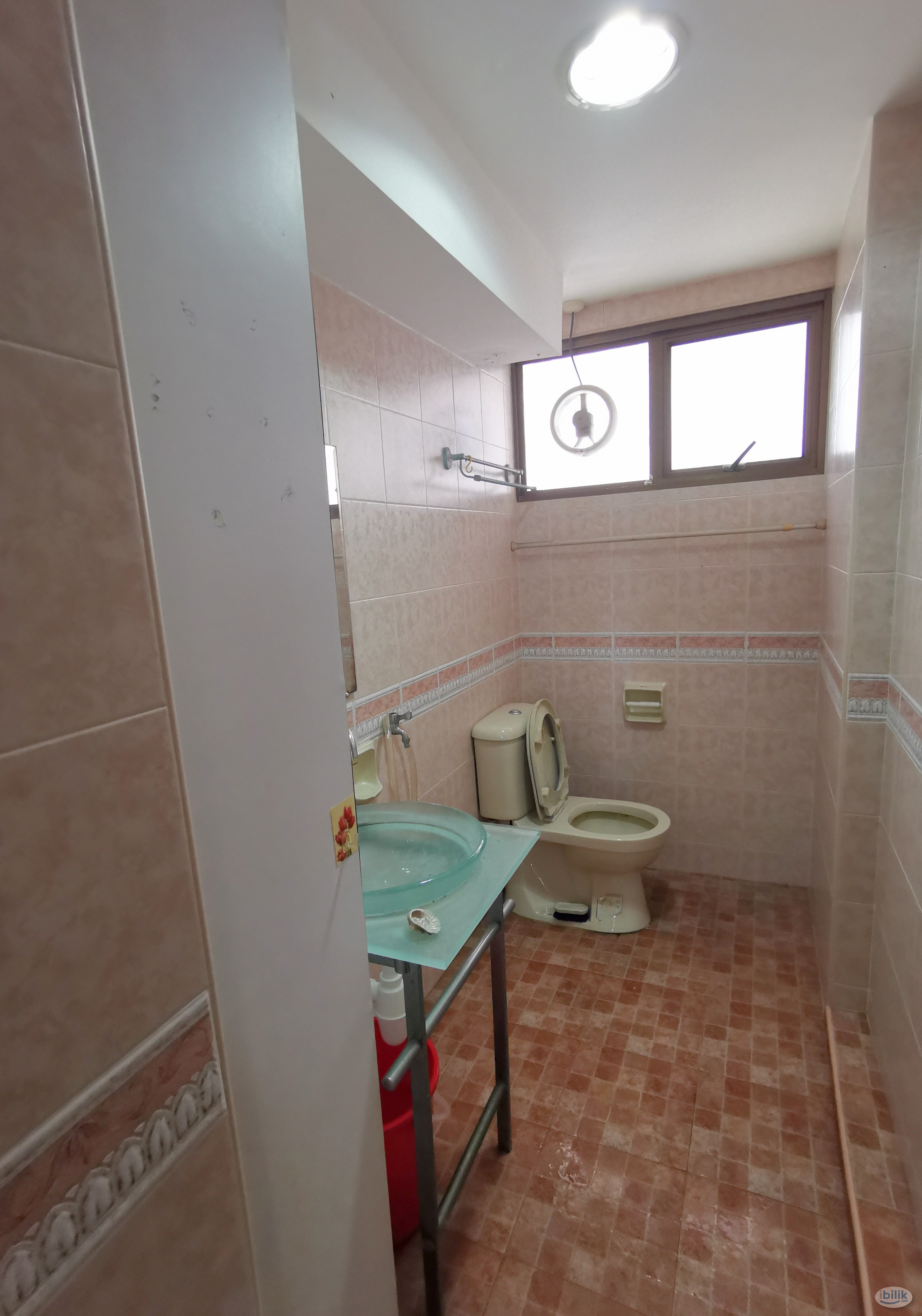Image 2 of Room For Rent - Braddell - Room rental in 