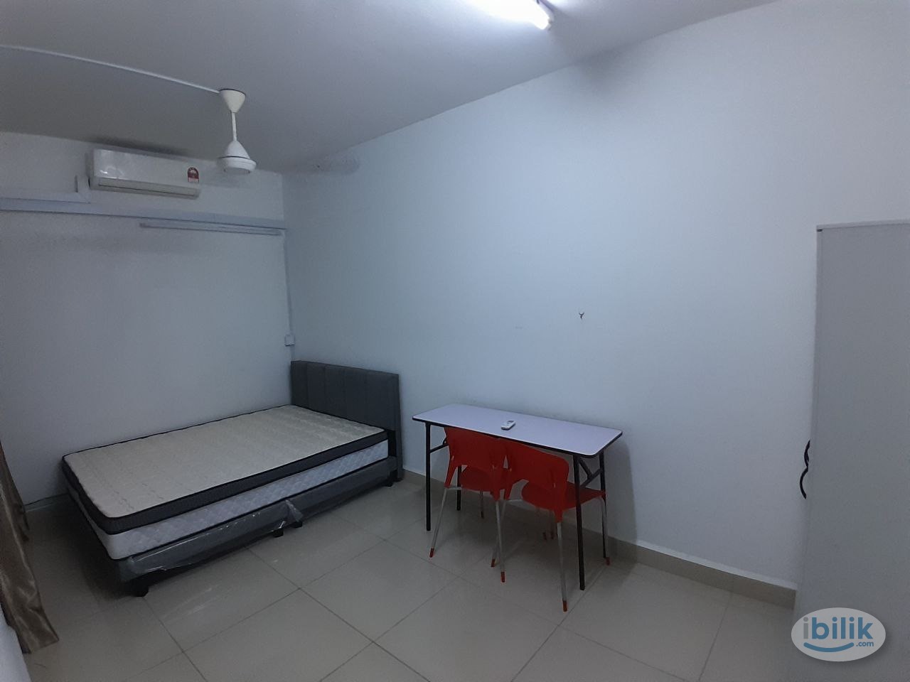 Image 1 of [Casa Residenza] Medium Room with Aircond Rent Near MRT, SEGi University, Emporis, Thomson Hospital - Room rental in 