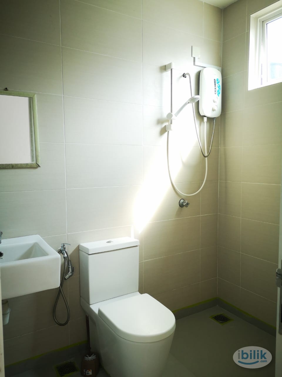 Image 2 of Cozy, fully furnished with AC, WiFi, Middle Room at Bandar Sri Sendayan, Sendayan - Room rental in 