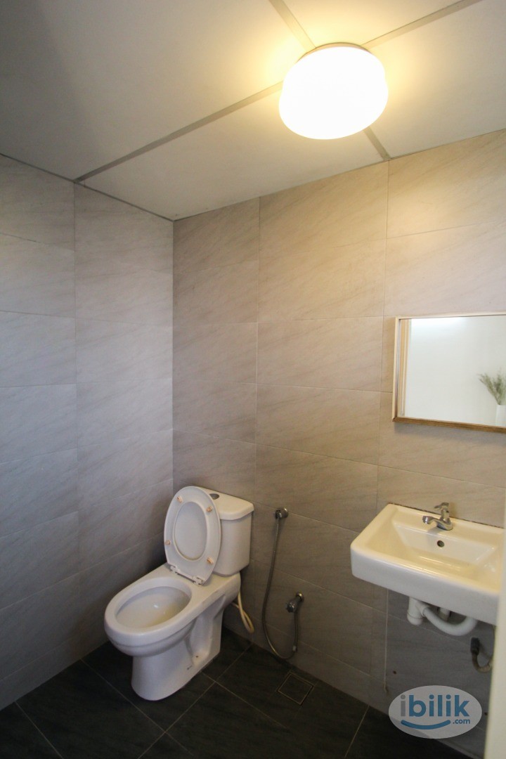 Image 4 of Middle Room at Palm Spring, Kota Damansara`` - Room rental in 