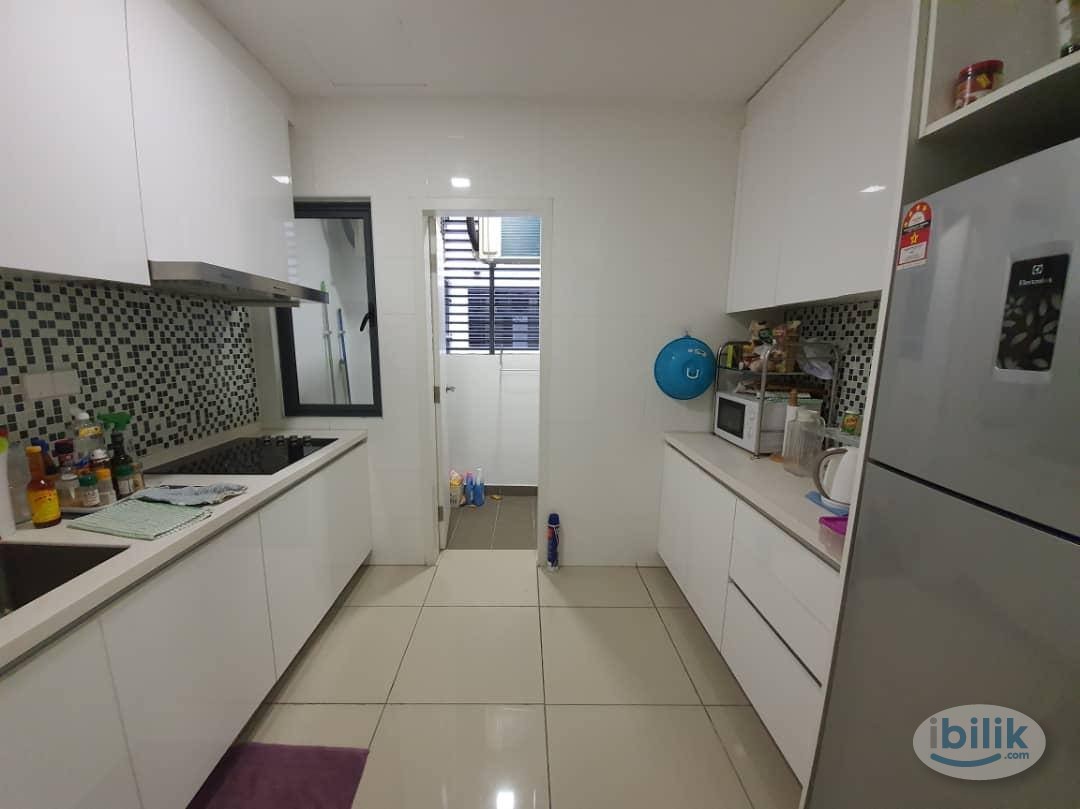 Image 2 of 🔥✌Students Preferred ✨Comfy & Affordable Middle Room with Double bed for rent 📍Beside UOW KDU - Room rental in 