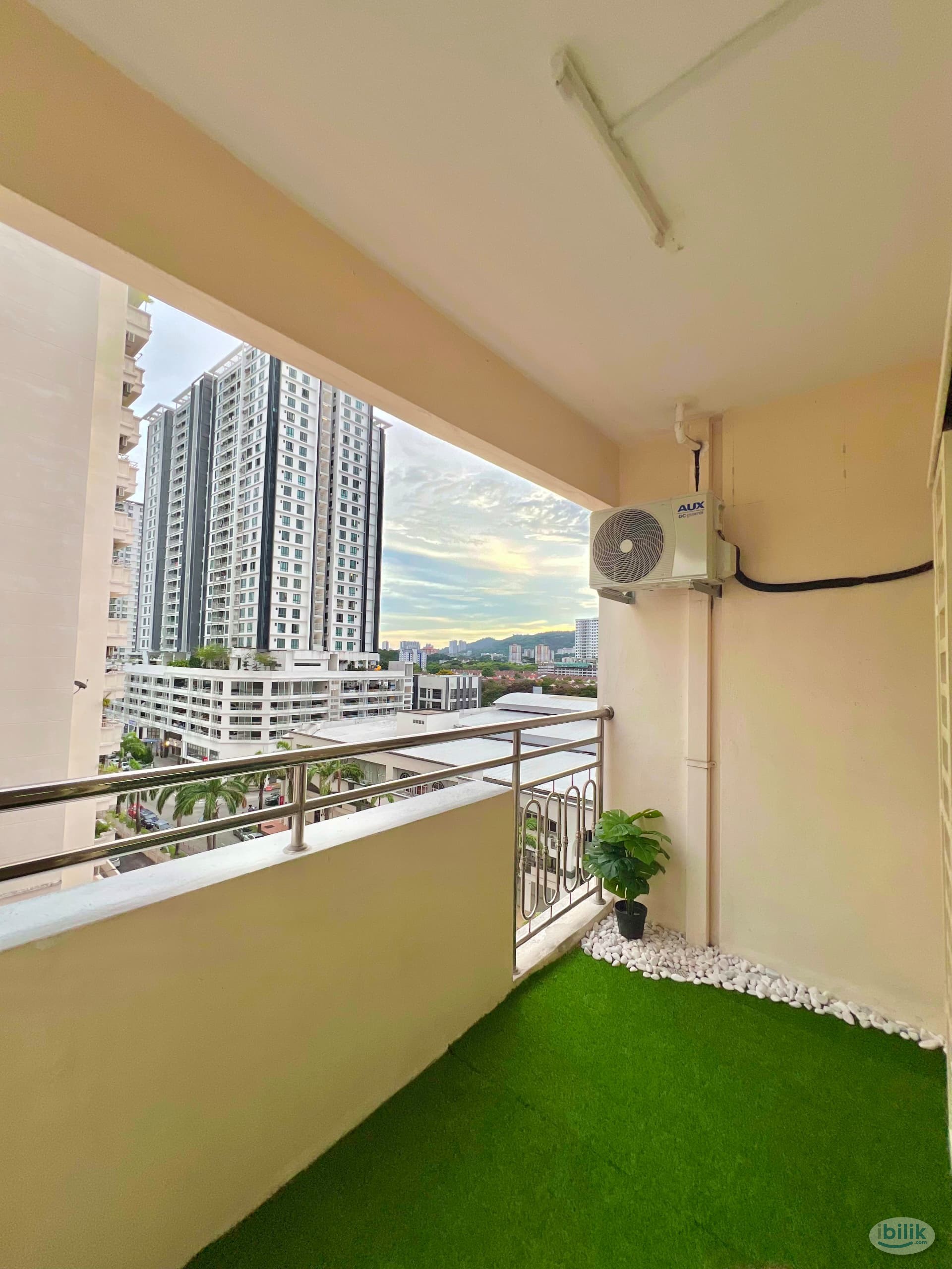 Image 2 of Balcony Room at D'Piazza Condominium, Bayan Baru, GBS, Jabil - Room rental in 