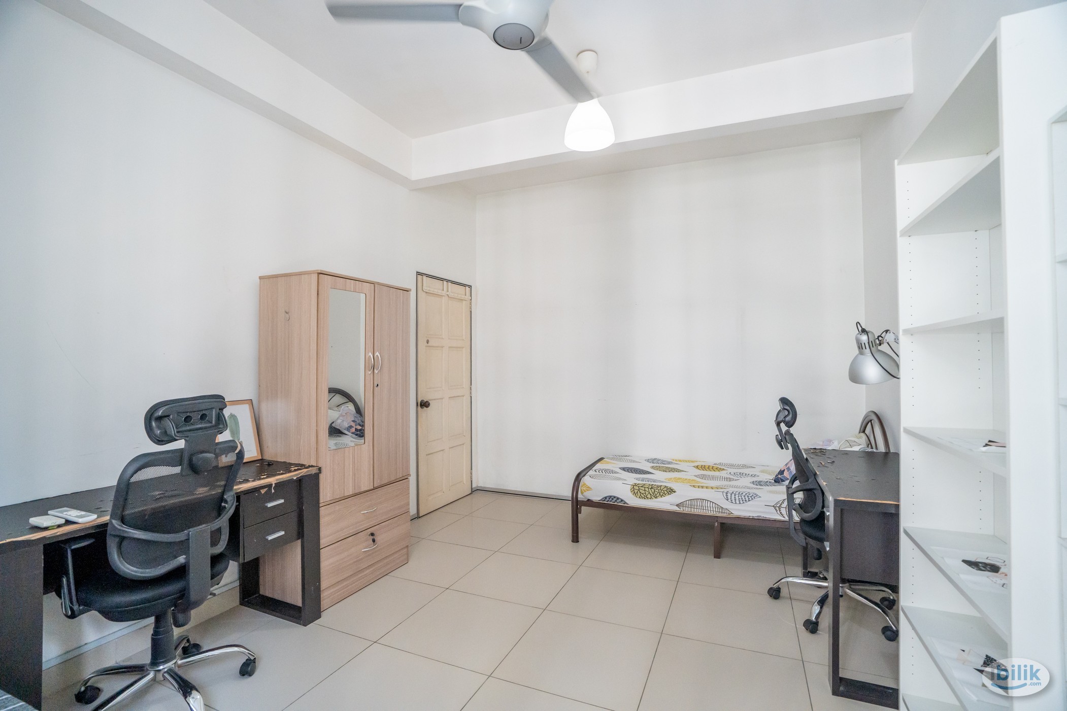 Image 3 of [Ready to Move in for 2 pax] Master Room with Bathroom at Paramount Utropolis @ Glenmarie, Shah Alam - Room rental in 