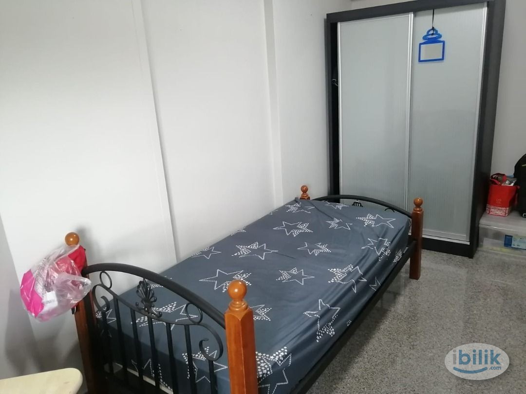 Image 1 of Single Room at MRT Taman Equine, Seri Kembangan - Room rental in 