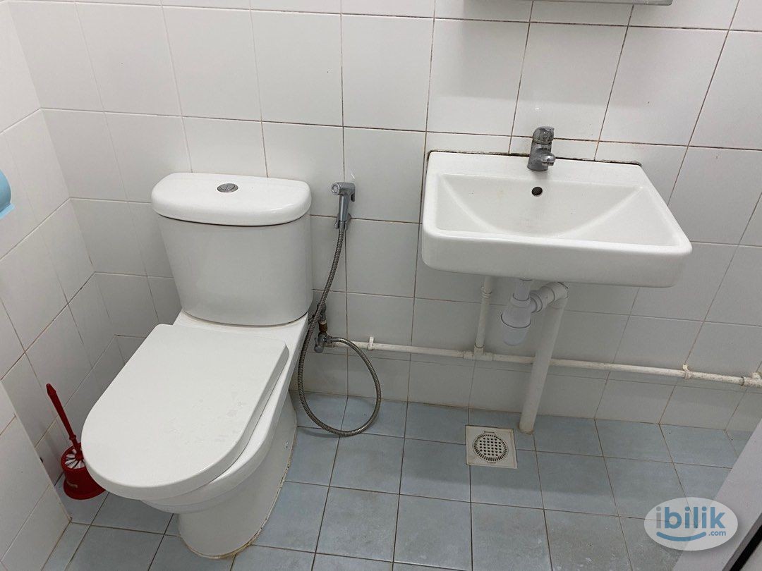 Image 3 of Single Room at MRT Taman Equine, Seri Kembangan - Room rental in 