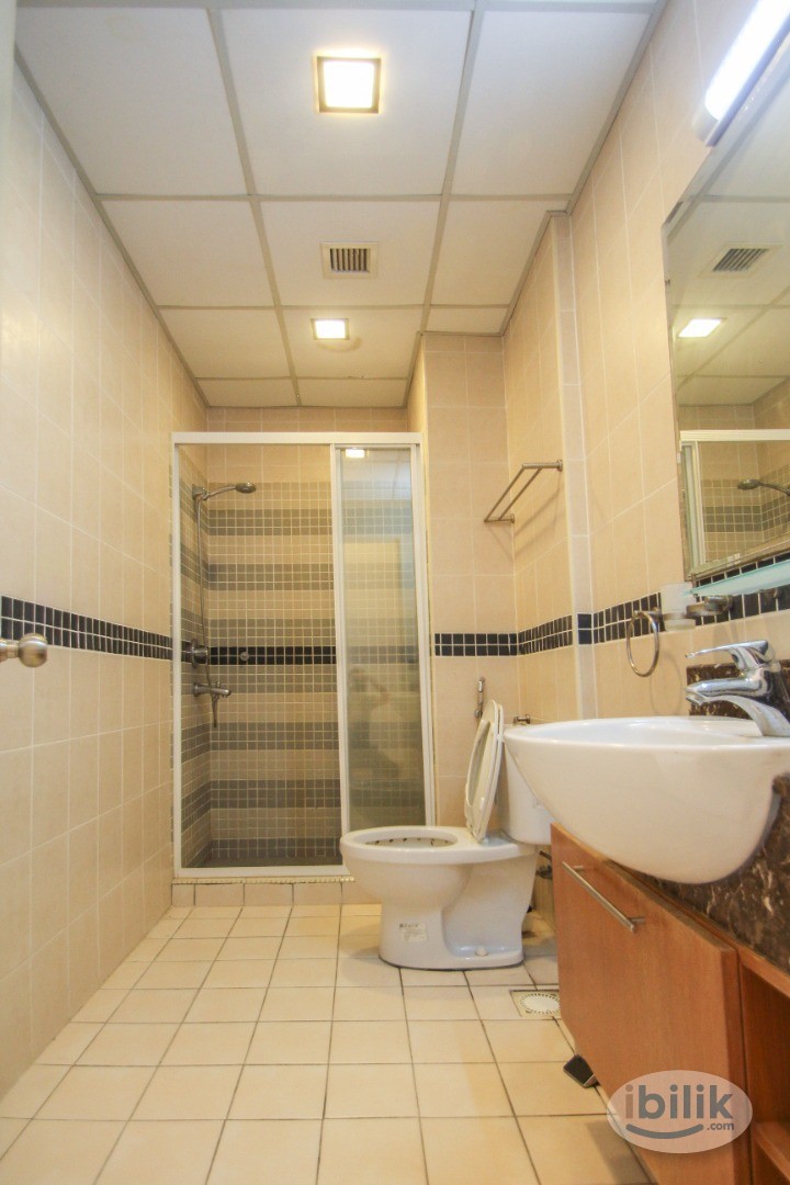 Image 5 of Middle Room at Seri Bukit Ceylon, Bukit Ceylon - Room rental in 