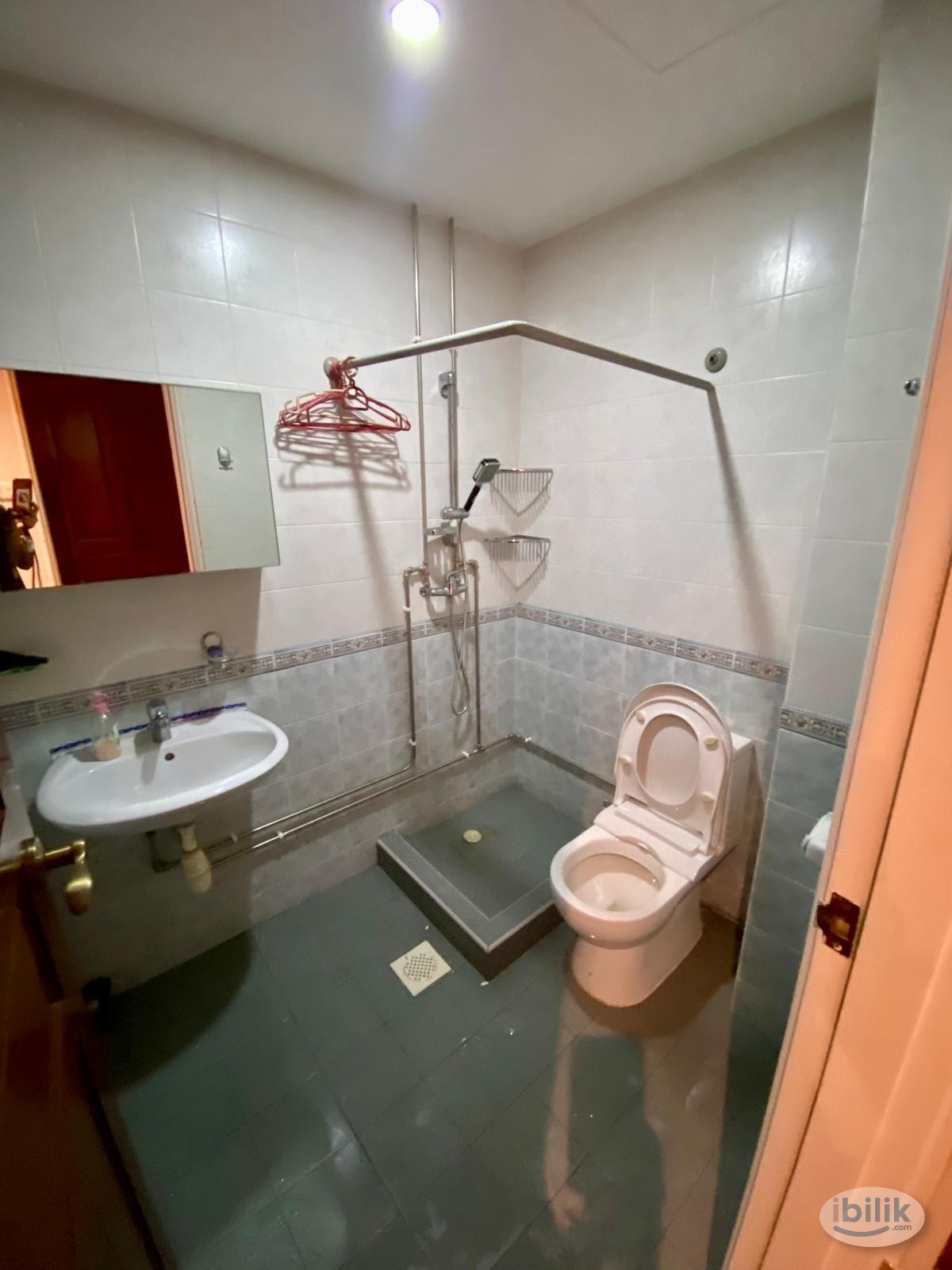 Image 5 of Room For Rent -  CASA SARINA - Room rental in 