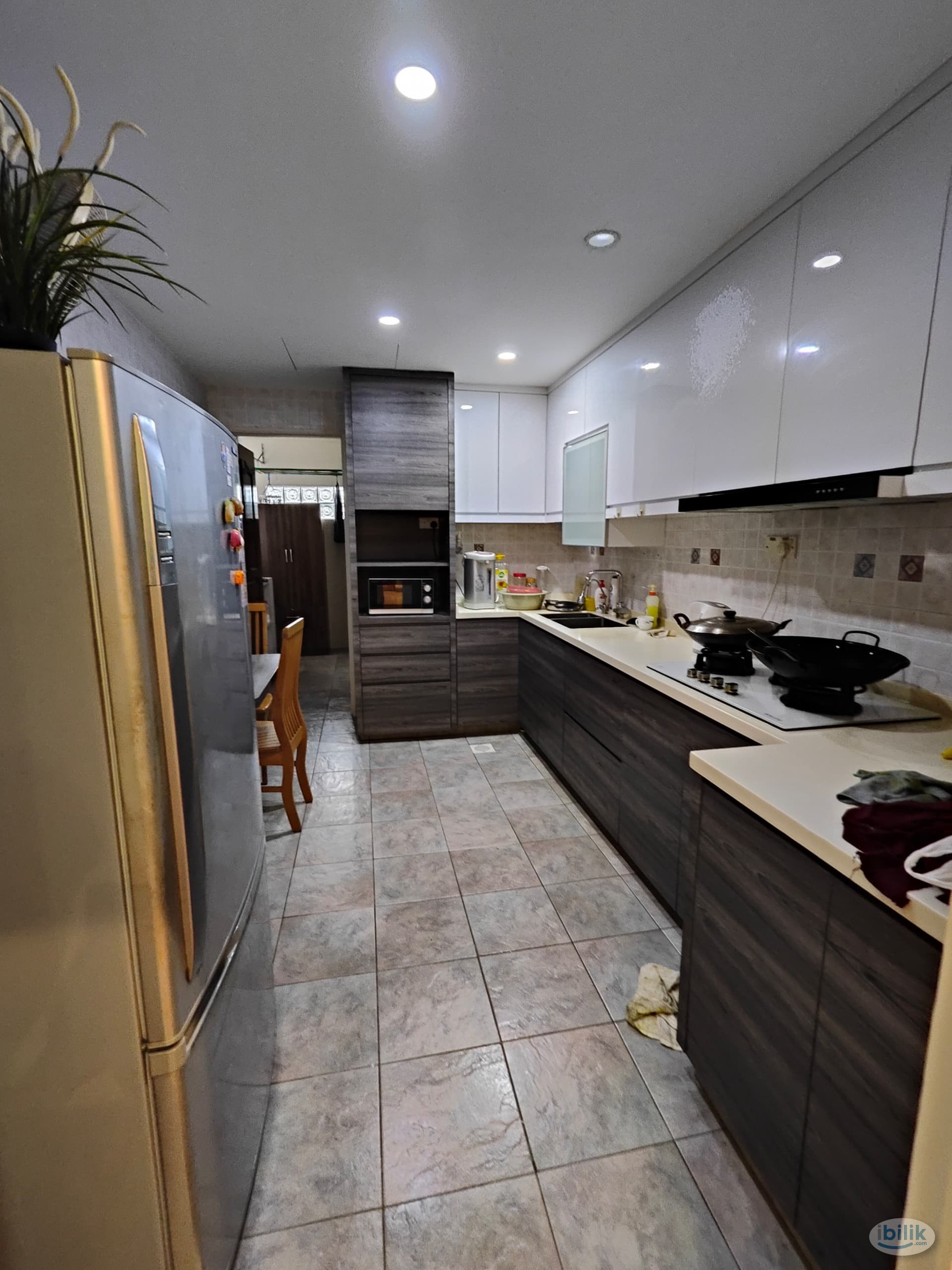 Image 4 of Room For Rent -  CASA SARINA - Room rental in 