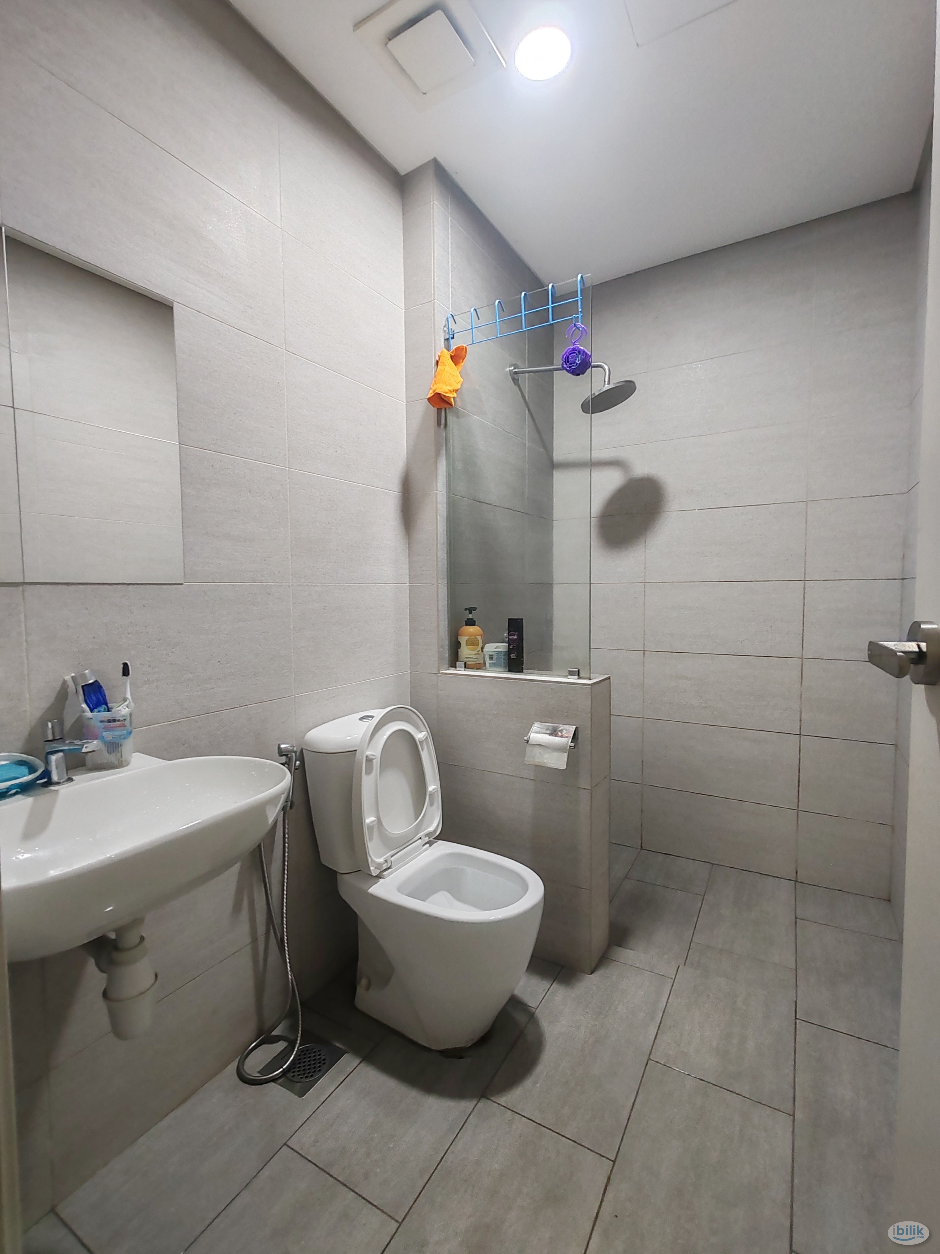 Image 3 of Middle Room at The Annex @ Medan Connaught, Cheras - Room rental in 