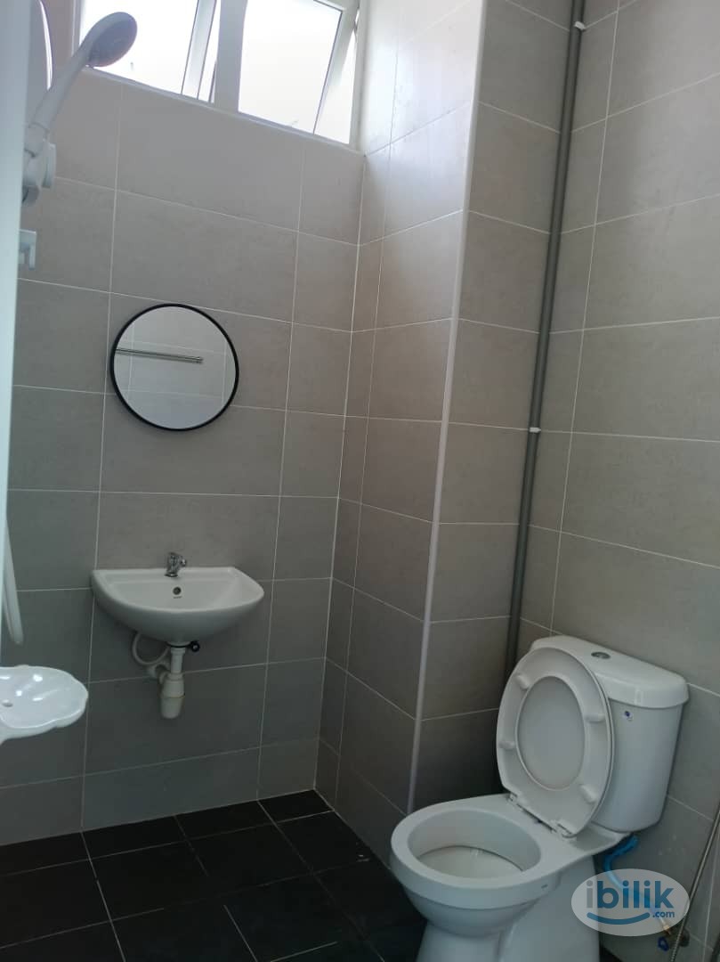 Image 5 of Single Room Available At BM City Penthouse - Room rental in 