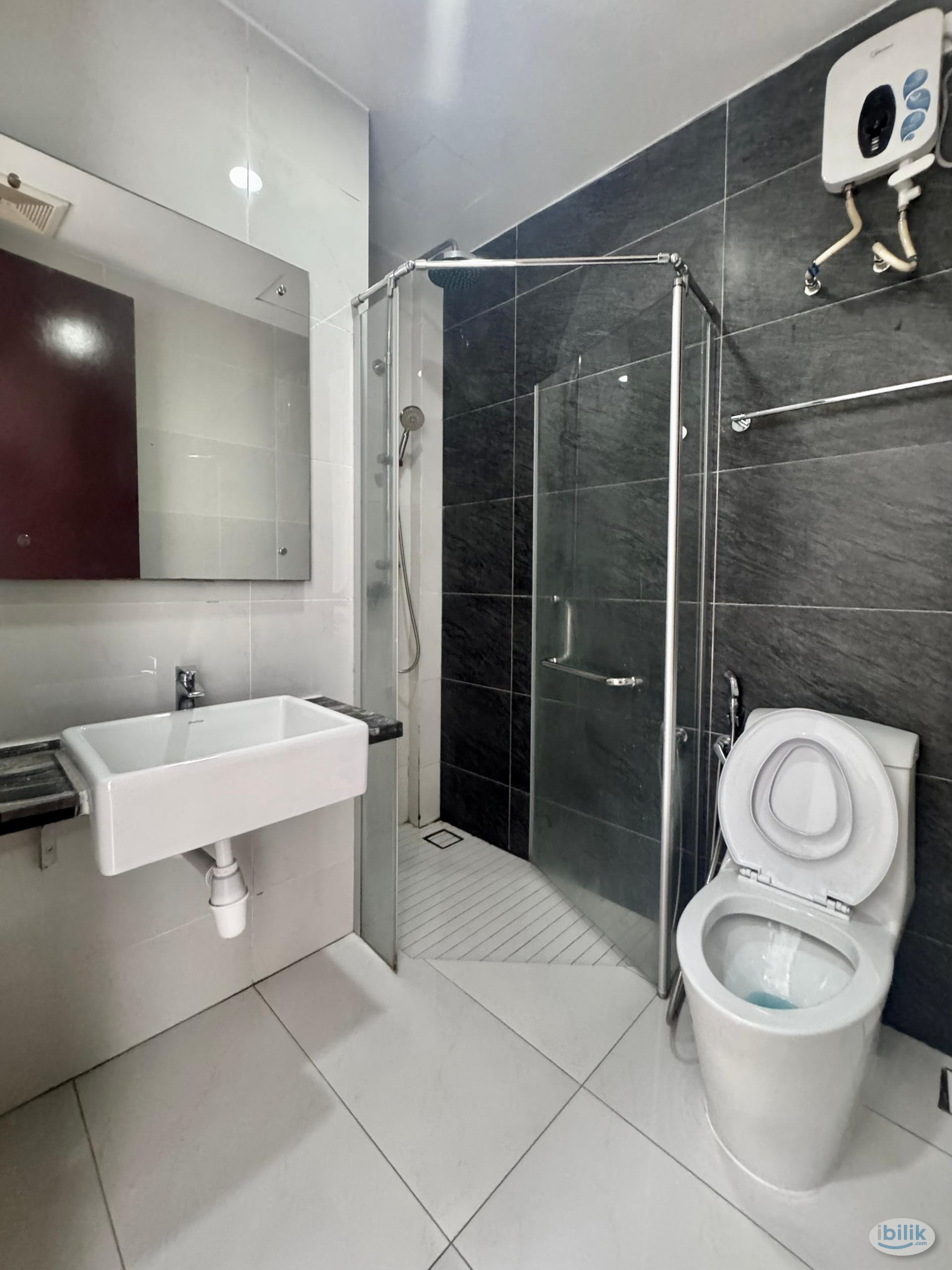 Image 5 of Single Room at Country Garden, Danga Bay - Room rental in 