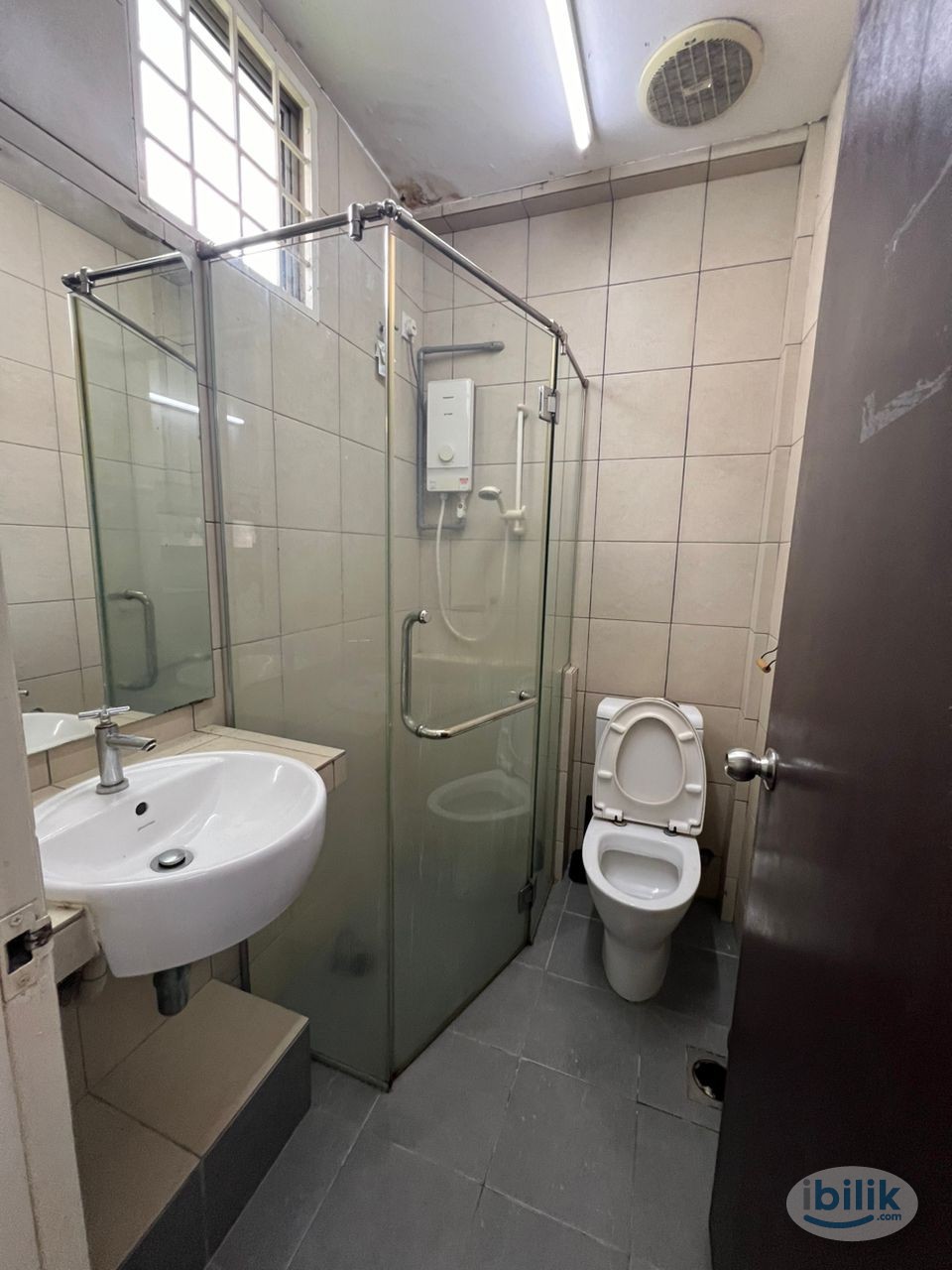 Image 2 of Zero Deposit Near Atria Mall Shopping 4 Min Walking😉🌟Provide Fully Furnished🛜Free Wifi😍 - Room rental in 