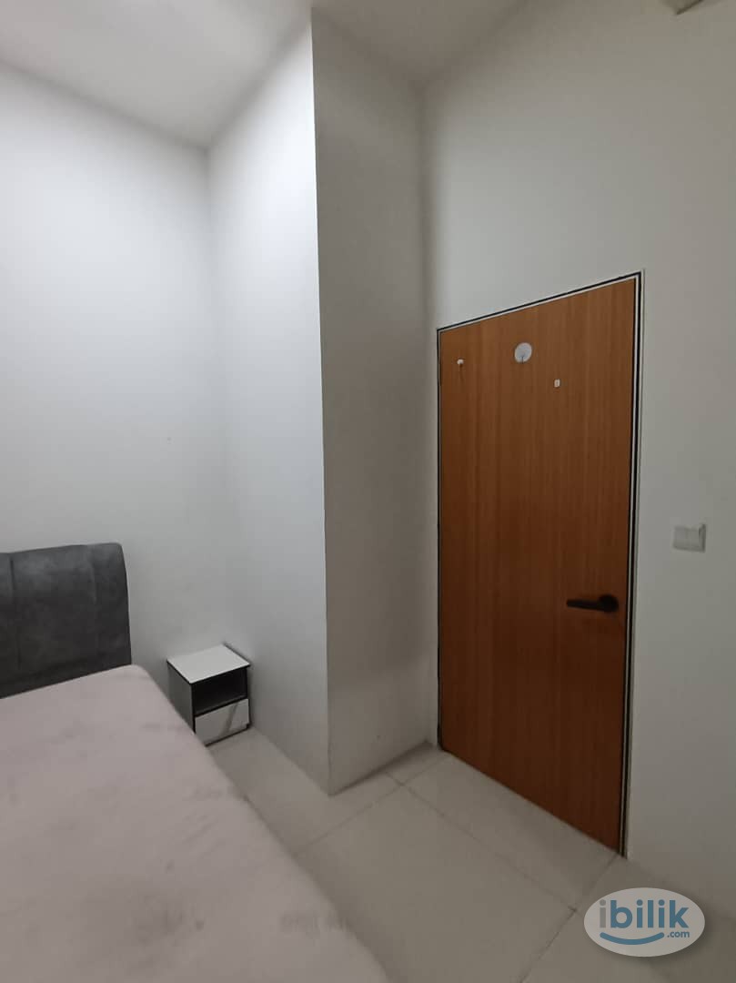 Image 1 of Female Room for rent at Paragon Suites @ CIQ JB Town - Room rental in 