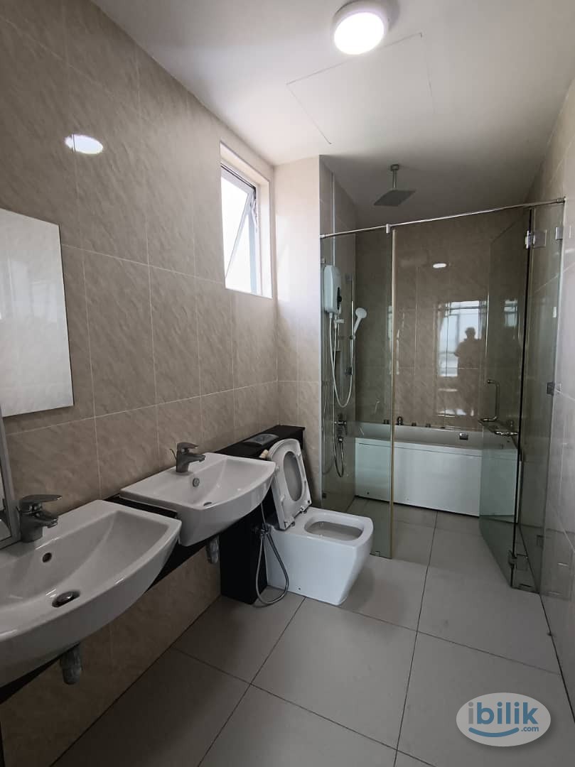 Image 2 of Female Room for rent at Paragon Suites @ CIQ JB Town - Room rental in 