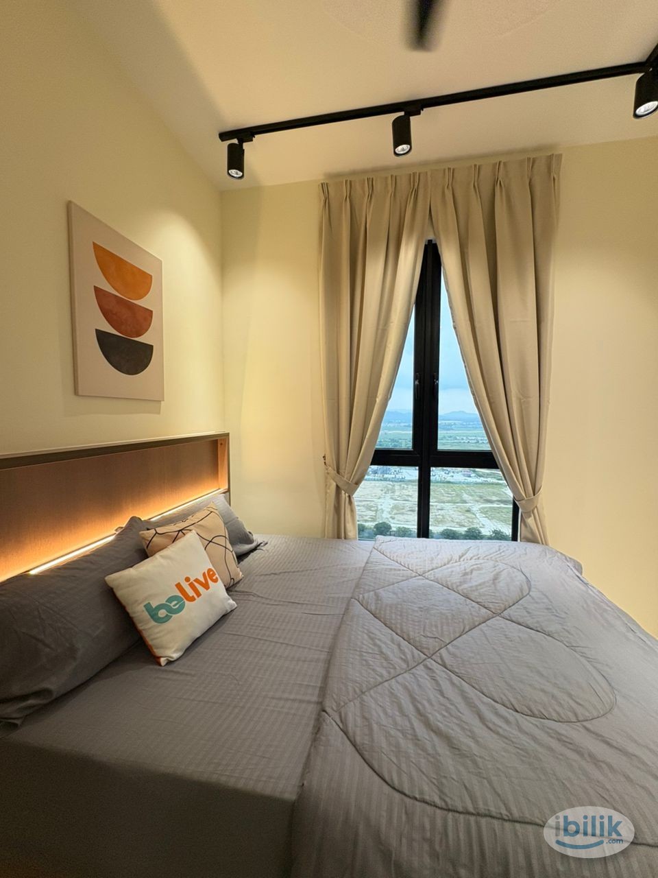 Image 2 of FULLY FURNISHED Master Bedroom at VIVO Executive Apartment, BATU KAWAN - Room rental in 