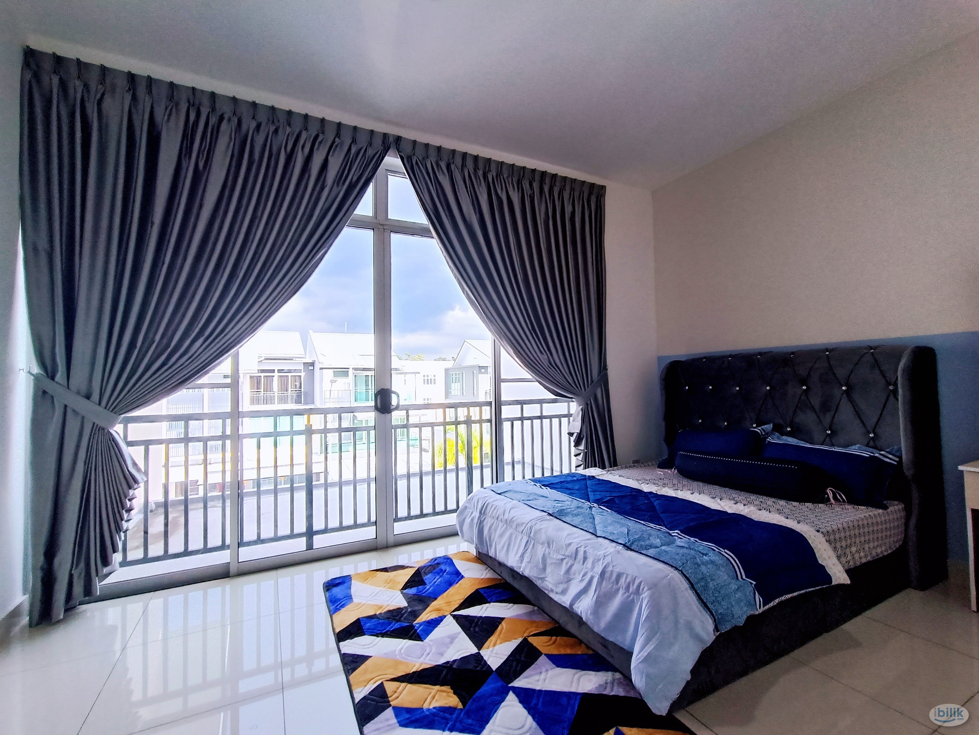 Image 1 of Master Room @ Sutera Mall - Taman Sutera Utama - Room rental in 