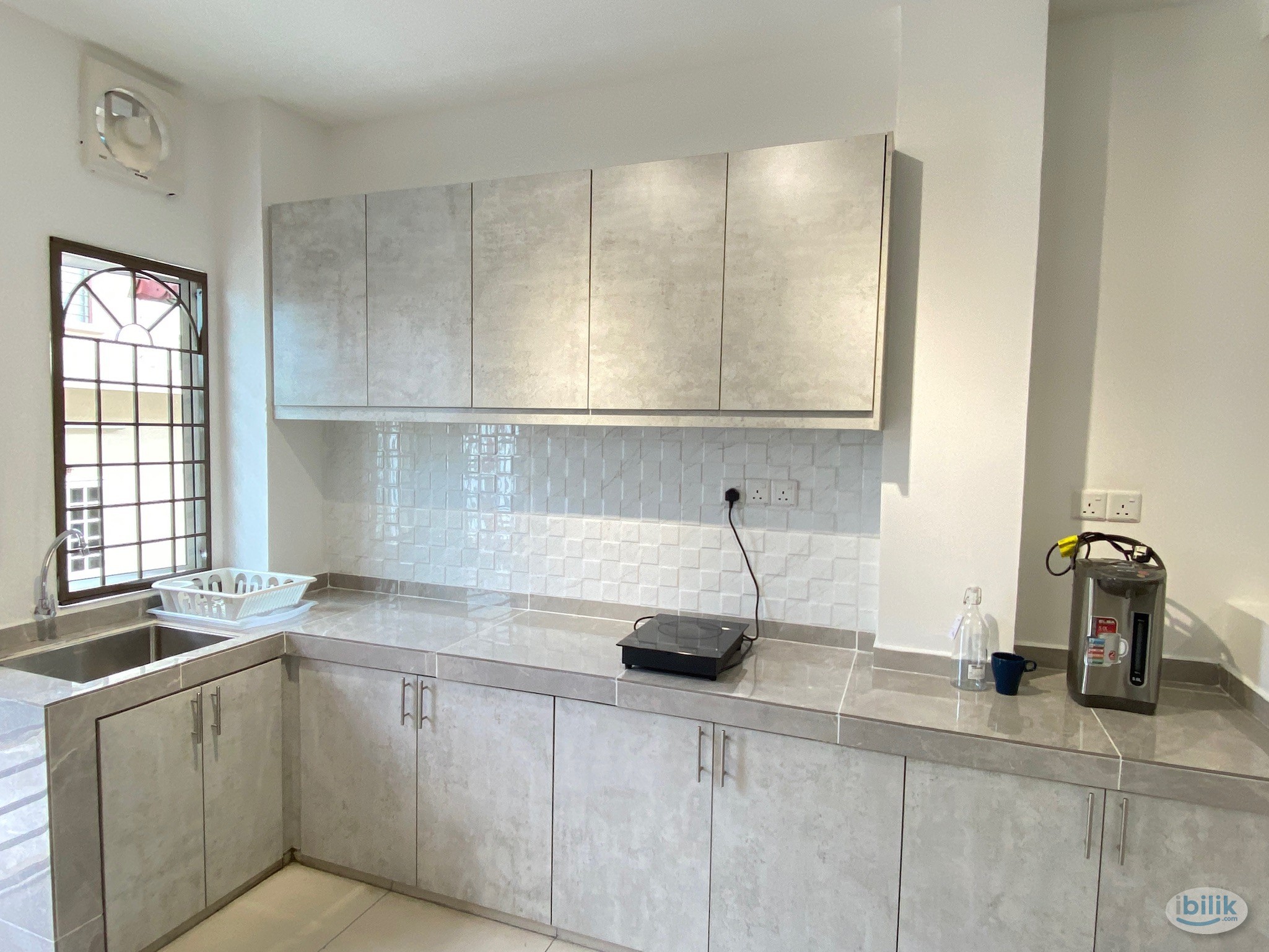 Image 1 of Fully Furnished, WiFi, AC, Cozy Single Room at Pusat Bandar Puchong, Puchong - Room rental in 