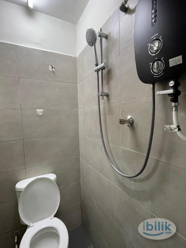 Image 2 of HOT PROMO 🔥 Single Room Rent at Kota Kemuning near Main Place Mall 🚗 - Room rental in 