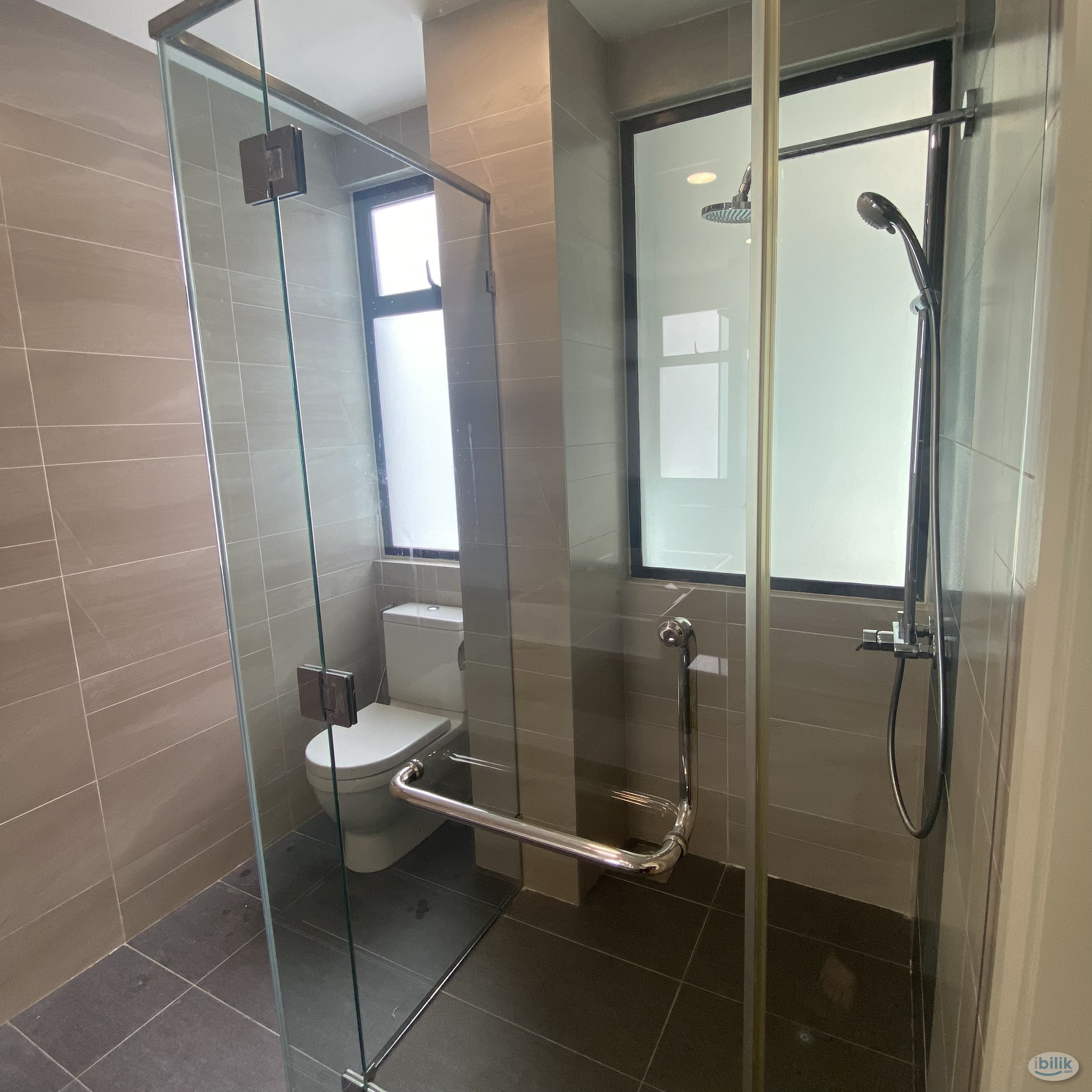 Image 3 of Spacious Master Room at Residensi Ledang, Iskandar Puteri - Room rental in 