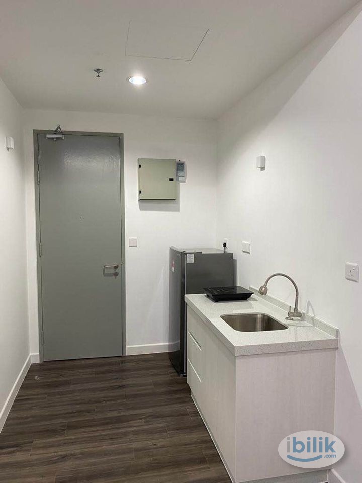 Image 1 of Newly Renovated with Air Con Studio at Utropolis Urbano, Glenmarie, Shah Alam - Room rental in 