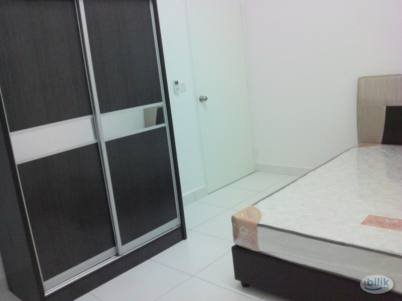 Image 2 of Middle Room at Elit Heights, Bayan Baru - Room rental in 