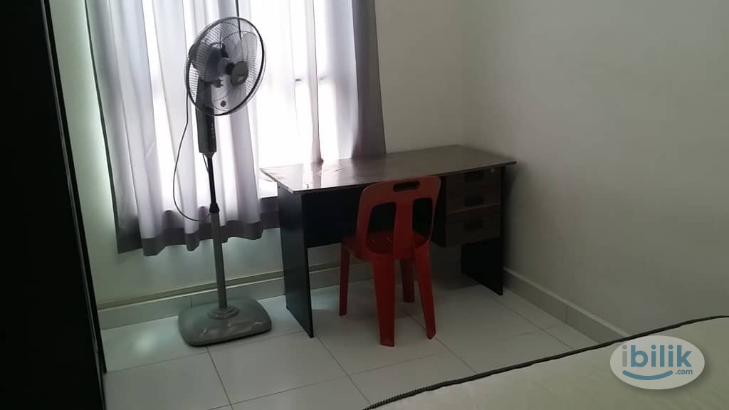 Image 3 of Middle Room at Elit Heights, Bayan Baru - Room rental in 