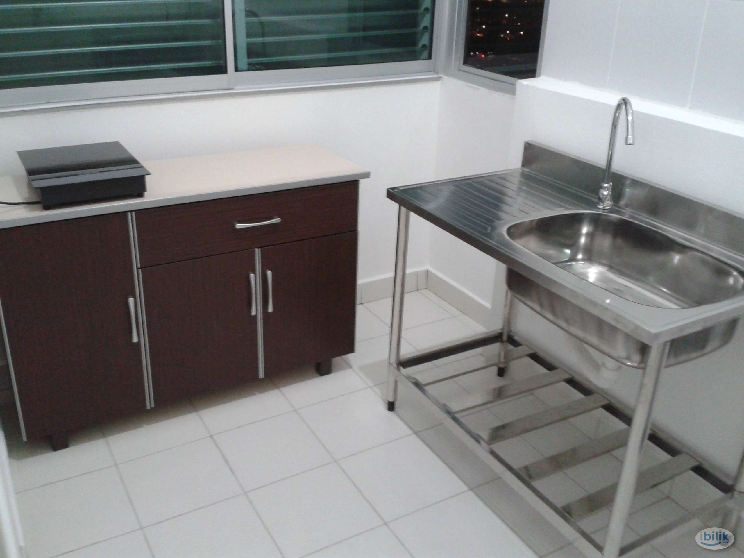 Image 4 of Middle Room at Elit Heights, Bayan Baru - Room rental in 
