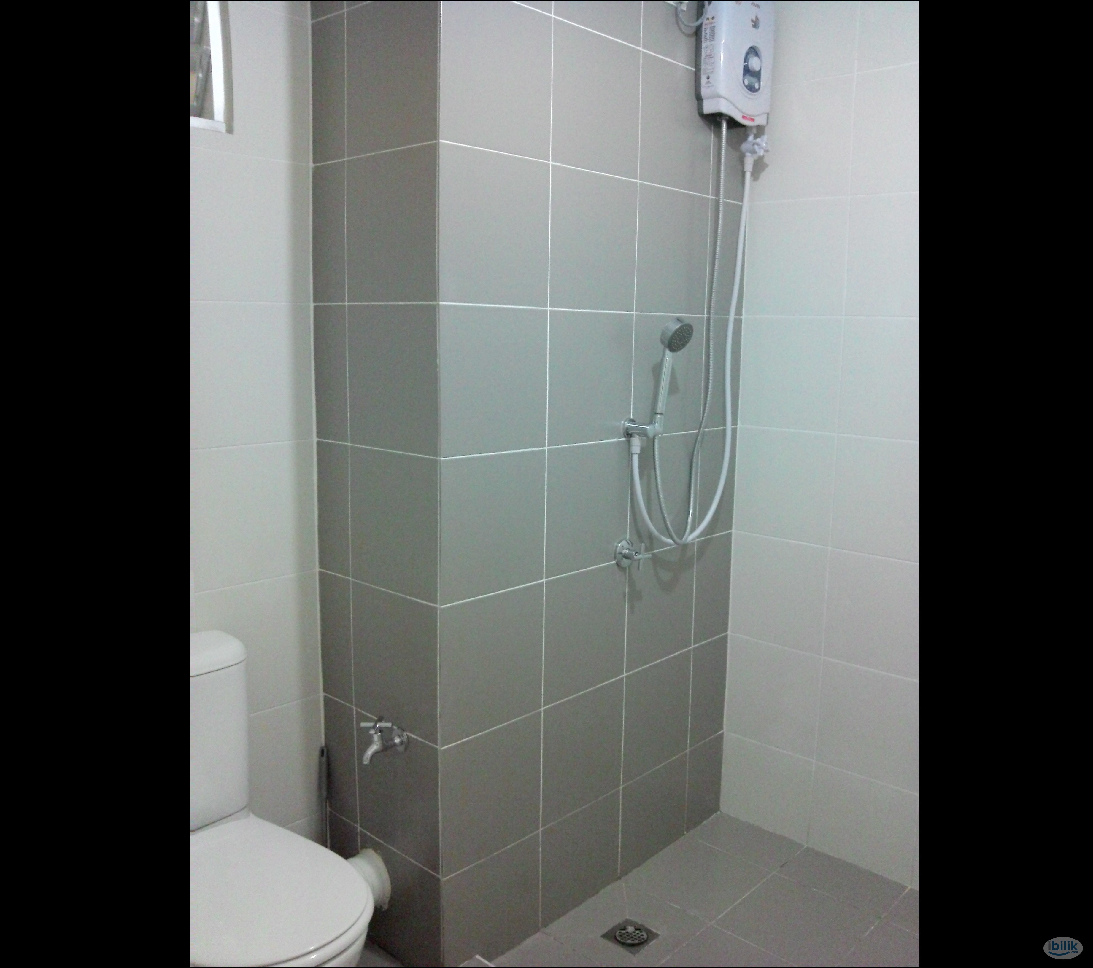 Image 5 of Middle Room at Elit Heights, Bayan Baru - Room rental in 