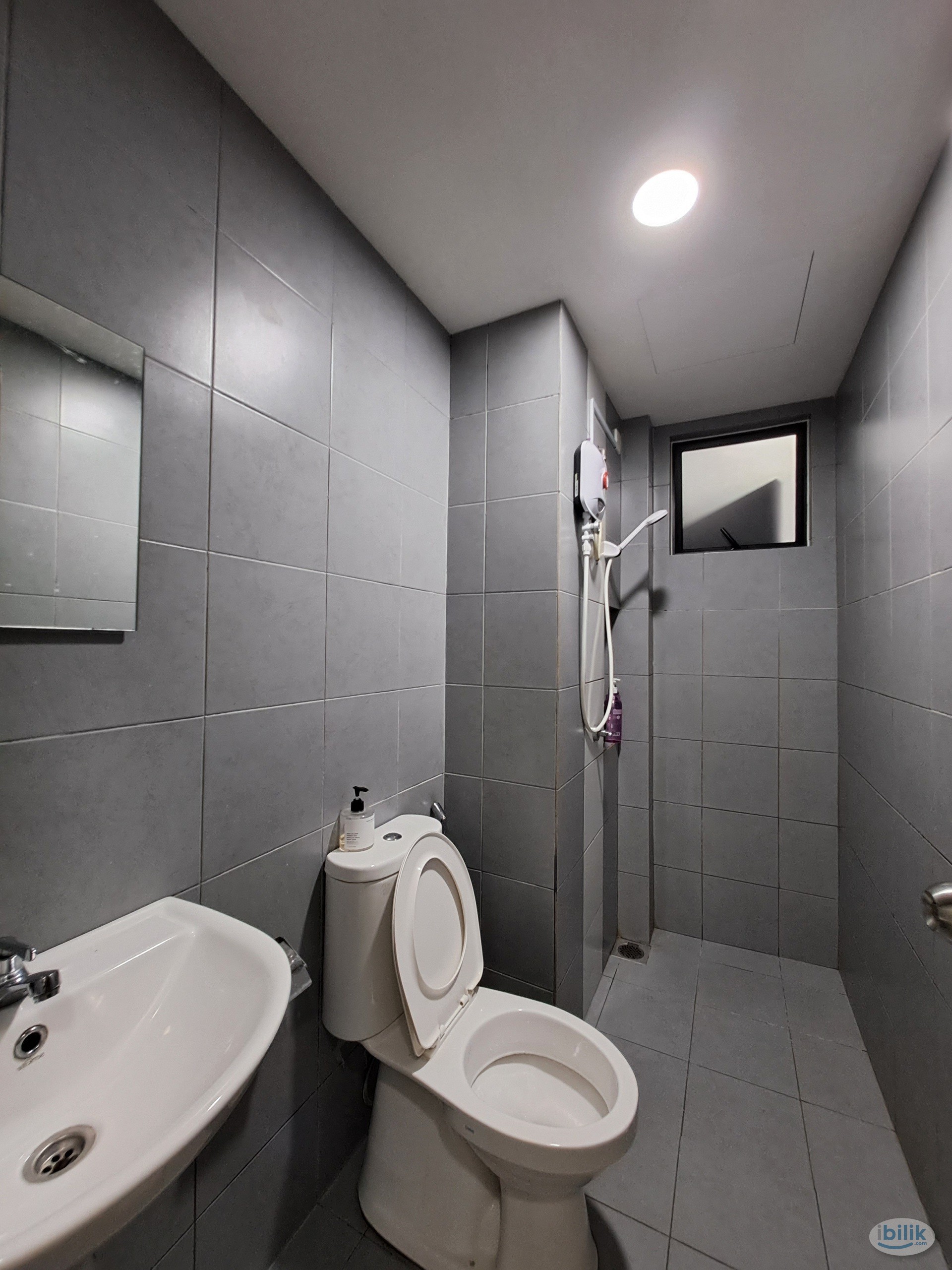 Image 1 of Middle Room at Astetica Residences, Seri Kembangan - Room rental in 