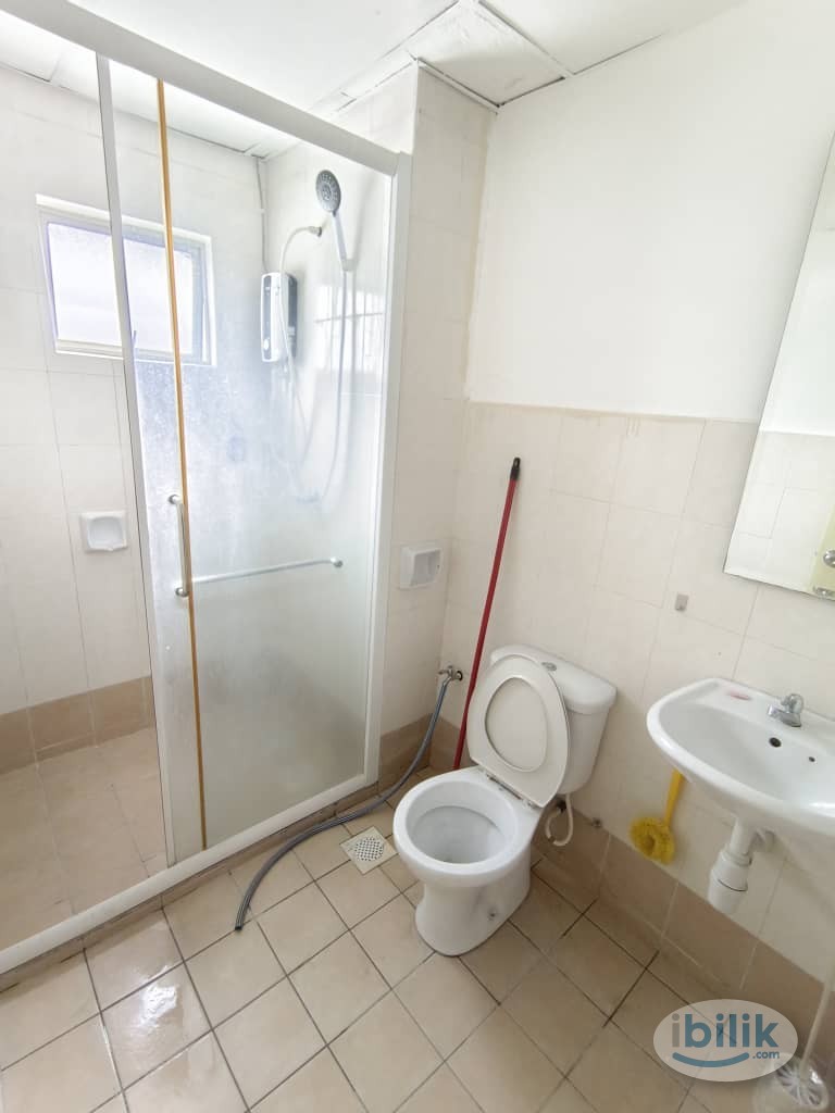 Image 1 of Medium Room at Casa Subang, UEP Subang Jaya - Room rental in 