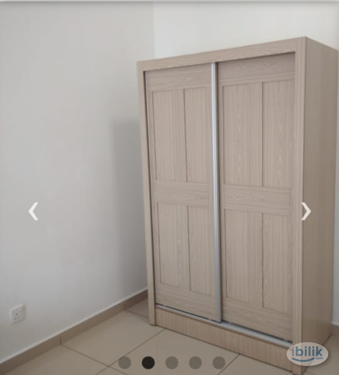 Image 2 of Large and Cozy Master Bedroom - Room rental in 