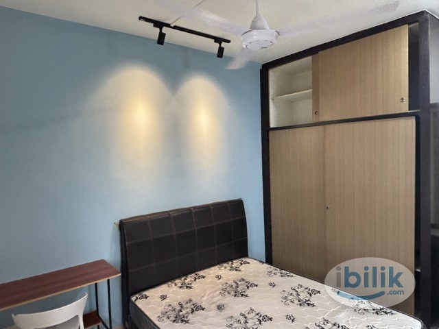 Image 3 of 🎯Casa Subang, USJ 1, NEW CONDO Medium Room📍Fully Furnish NEW 10” Mattress Aircond Wardrobe Table Chair - Room rental in 