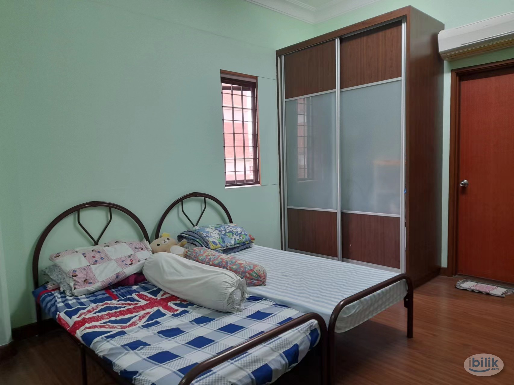 Image 2 of Cypress Condo Block C2 Twin sharing Master Bedroom for Rent - Room rental in 