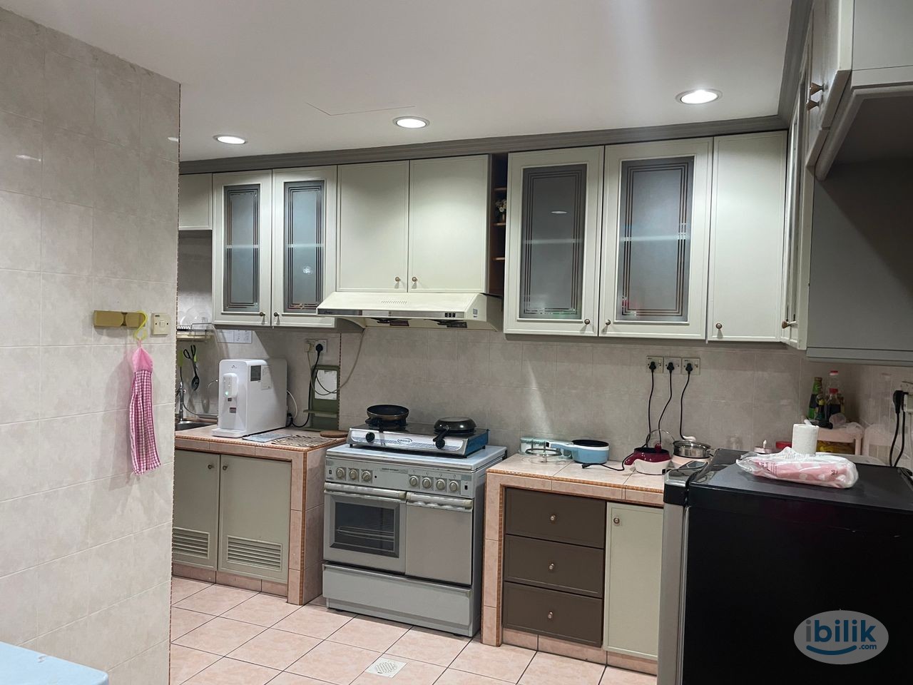 Image 5 of Cypress Condo Block C2 Twin sharing Master Bedroom for Rent - Room rental in 