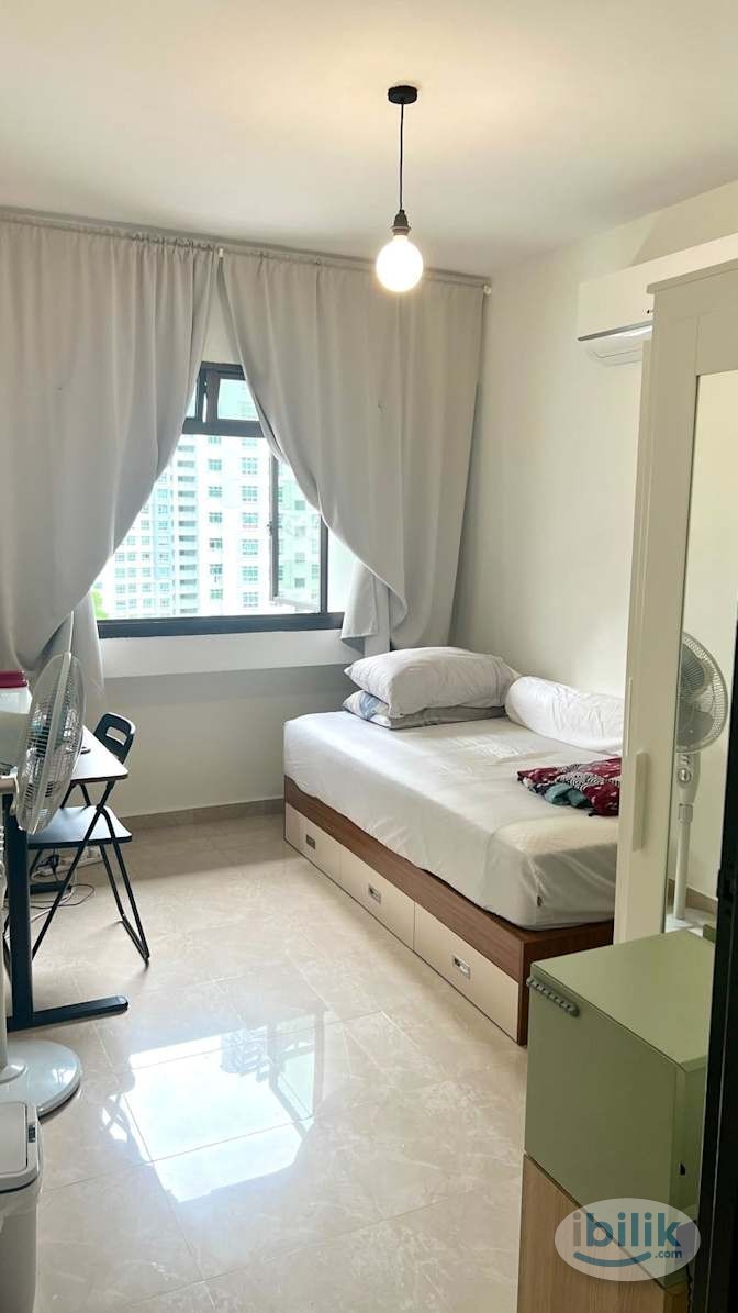 Image 1 of Single Room at Telok Blangah, Singapore - Room rental in 