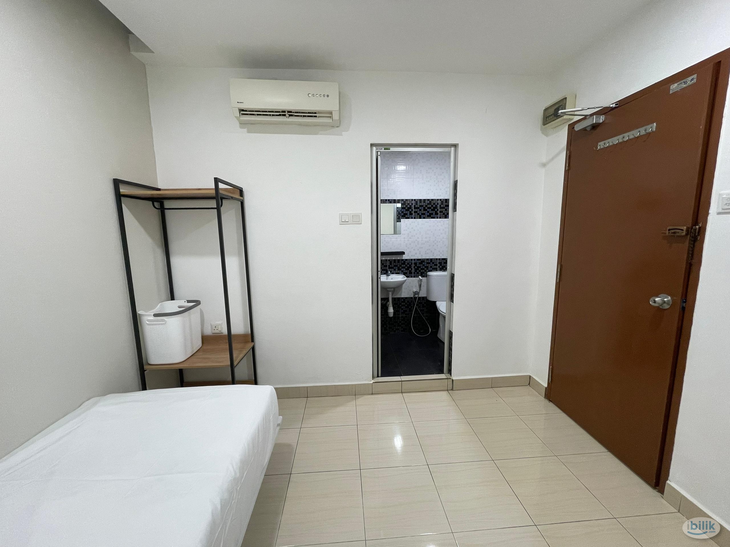 Image 2 of 🤩Zero Deposit😍Master Room at Seri Kembangan, Selangor - Room rental in 