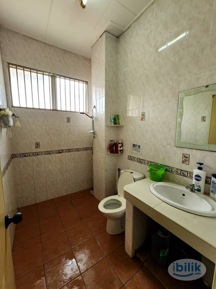 Image 3 of Near LRT Bandar Puteri Puchong 5 Min Drive Only😊🌟Low Deposit,Zero Deposit🔥🔥With Private Bathroom🛜Free Wifi,Aircond Include - Room rental in 