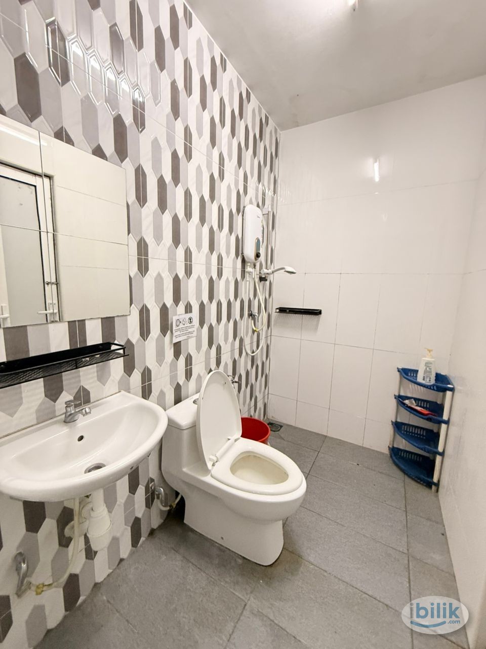 Image 2 of Master Room at Taman SEA😍Female Unit Only😉‼️Fully Furnished&With Wifi and Aircond🛜Mid Year Offer Noww‼️‼️ - Room rental in 