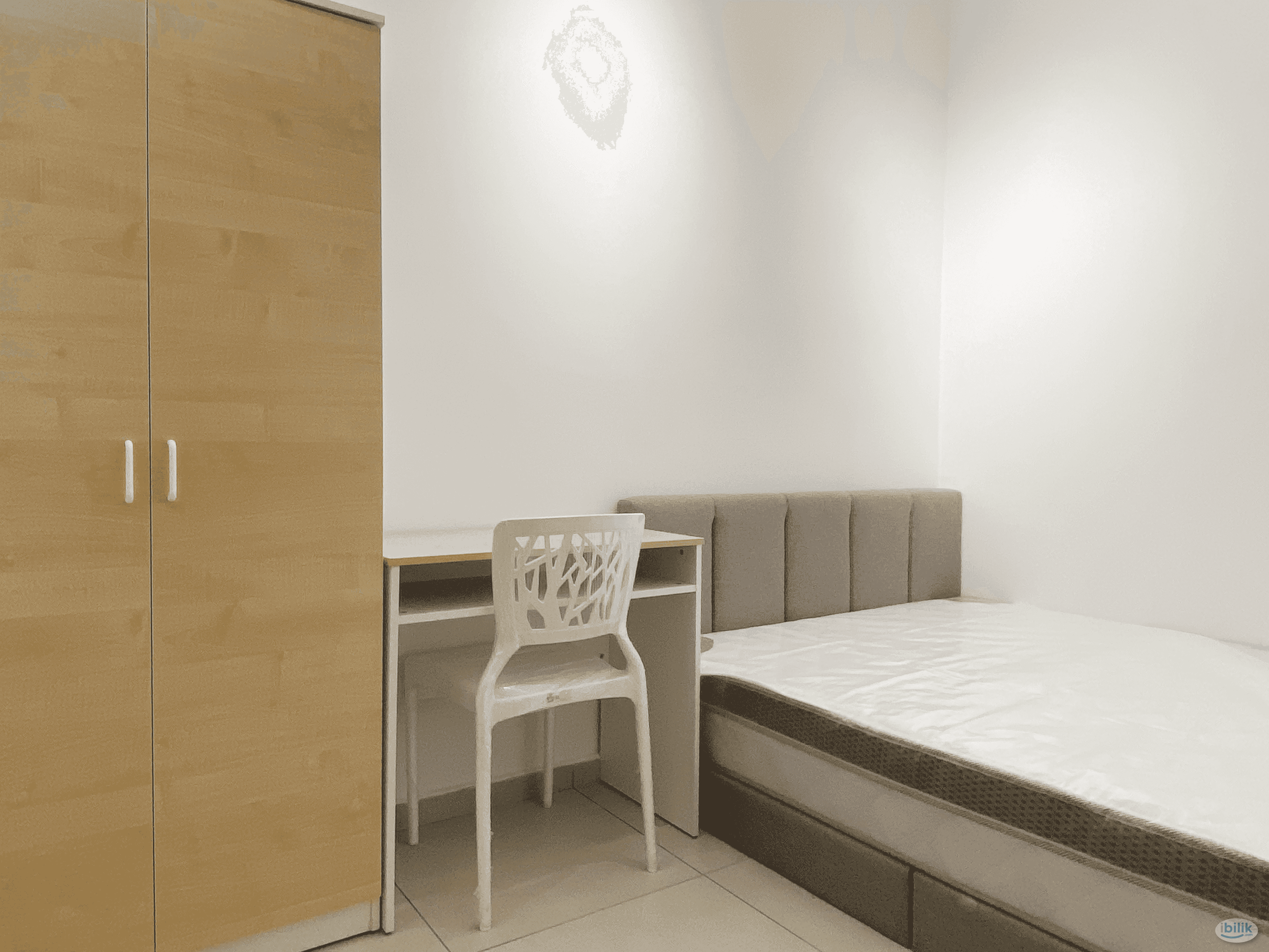 Image 1 of Middle Room near LRT Bangsar - Room rental in 