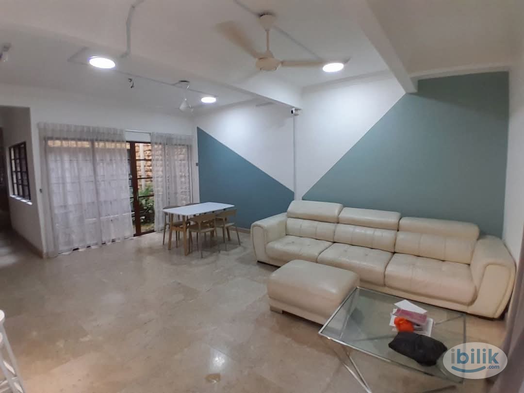 Image 1 of [Putra Height Landed House] August Vacant! Medium Room with Balcony Rent Near Giant, LRT - Room rental in 