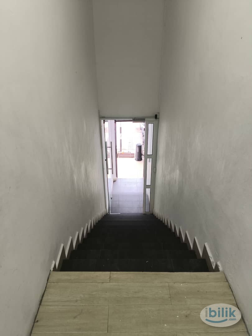 Image 4 of Middle Room at Taman Ungku Tun Aminah, Johor Bahru - Room rental in 
