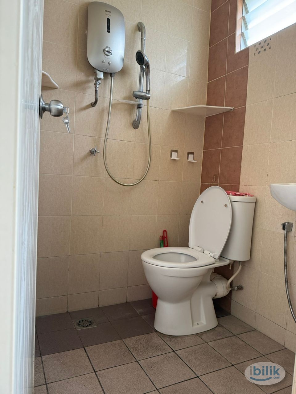 Image 4 of FALIM SRI IVORY MEDIUM AIR COND ROOM FOR RENT. - Room rental in 