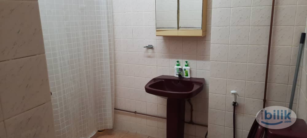 Image 3 of BIG COMFY SINGLE Room for Exec at EXCLUSIVE location, 5 mins PJ New Town & close to PPUM/UM - Room rental in 