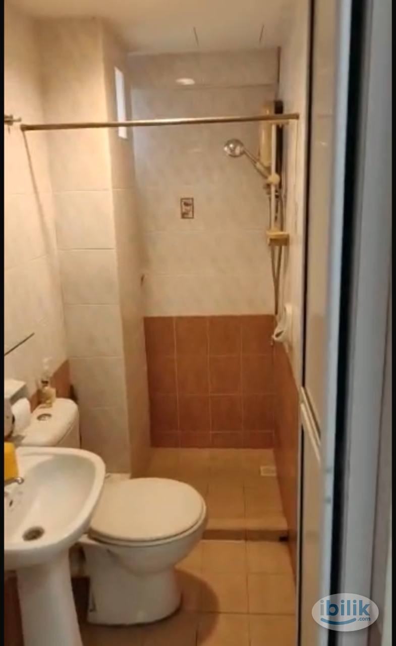 Image 3 of Master Room In Plaza Ivory - Room rental in 