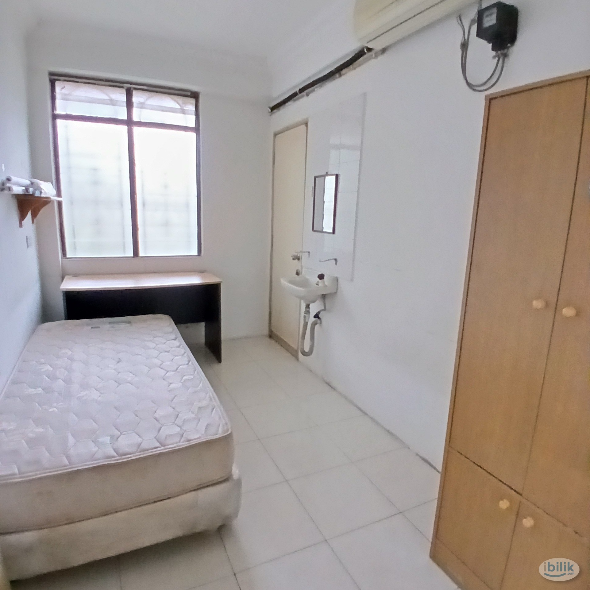Image 1 of *Female Only* Junior Master - Room rental in 