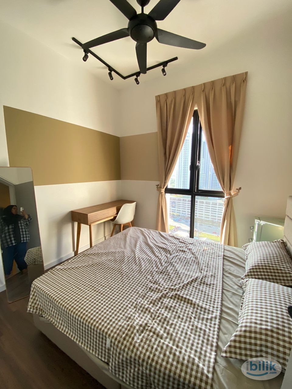 Image 1 of 3 rooms for rent at Vertu Resort, Simpang Ampat - Room rental in 