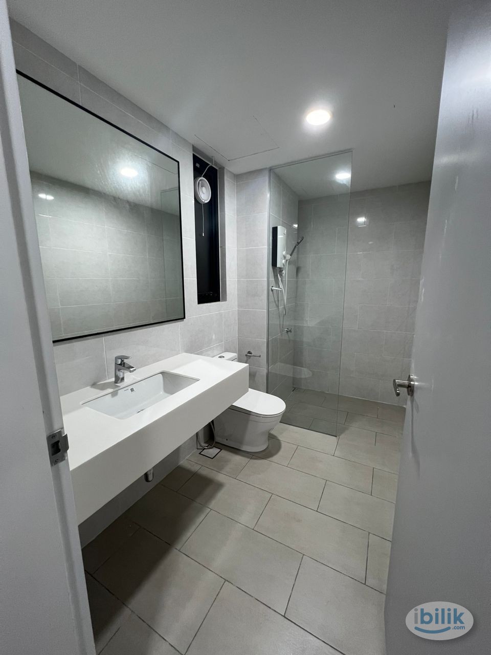 Image 4 of 3 rooms for rent at Vertu Resort, Simpang Ampat - Room rental in 