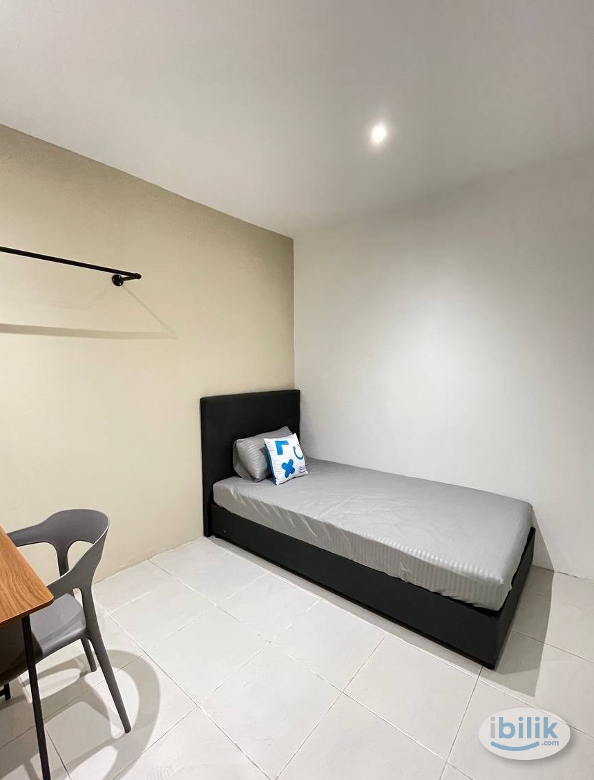 Image 1 of Near LRT Kelana Jaya🚄 Room for Rent at SS3, Paradigm mall - Room rental in 