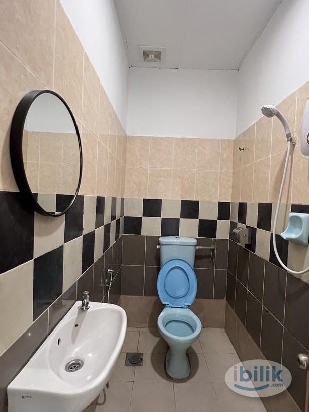 Image 3 of Near LRT Kelana Jaya🚄 Room for Rent at SS3, Paradigm mall - Room rental in 