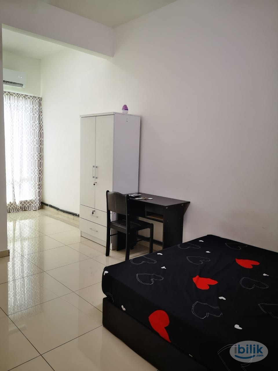 Image 3 of Fully furnished with AC, WiFi, cozy Middle Room at Bandar Sri Sendayan, Sendayan - Room rental in 